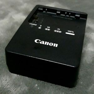 CANON BATTERY CHARGER
